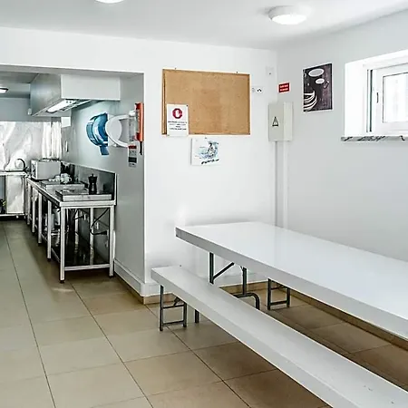 Ξενοδοχείο Peniche Surfcamp